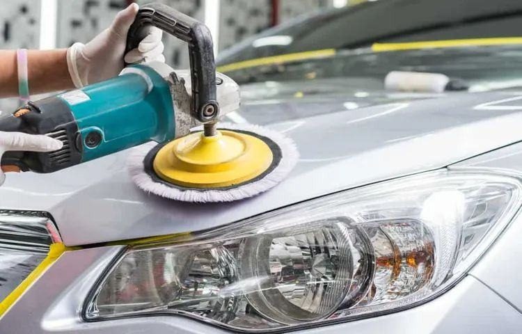 Dual-action polisher restoring the paint above a headlight